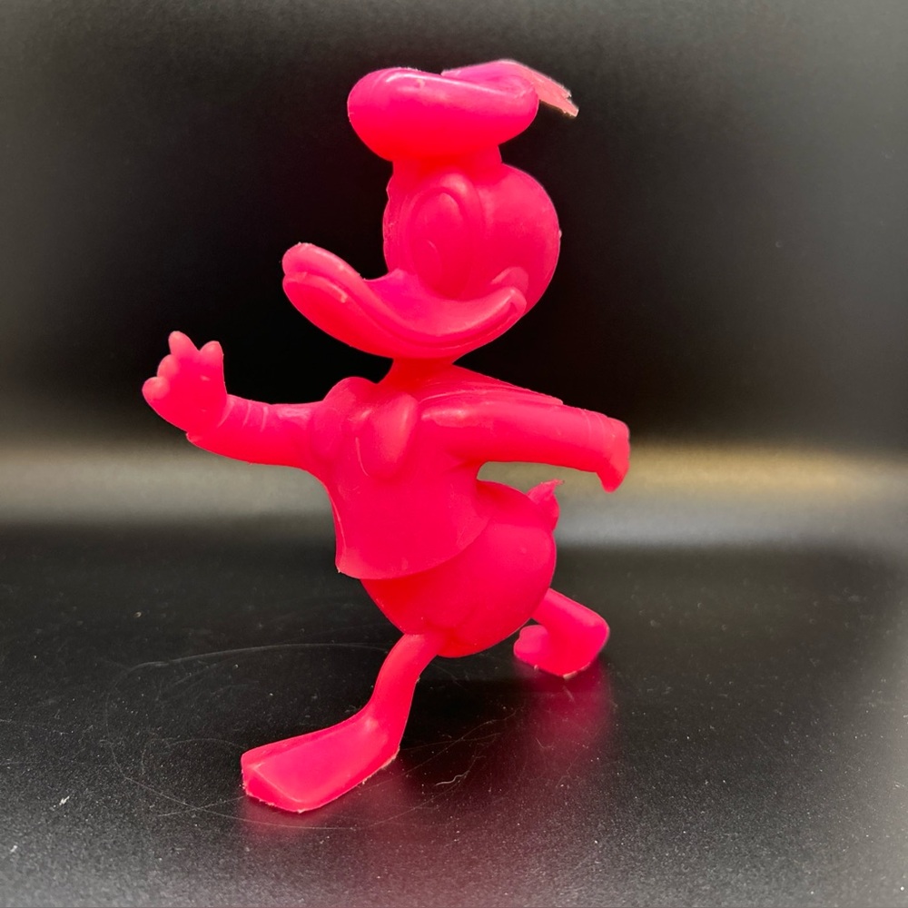 Vintage 1971 Pink Donald Duck Hard Plastic Louis Marx Co. Walt Disney Mold 5-6"